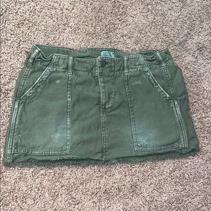 🤍4/$15 Green mini skirt